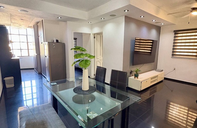 Apartment 1 min from ZH, Swimming pool, parking, best location