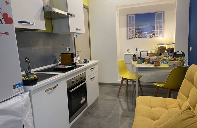 Apartment 200 m From Piazza del Plebiscito