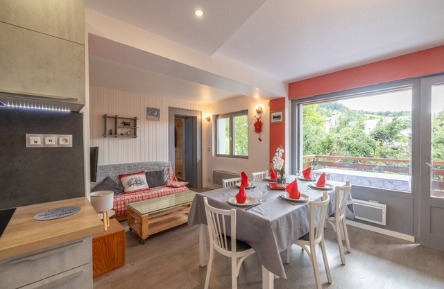 Apartment 'Appartement Spacieux 6 Personnes' with Mountain View, Private Terrace and Wi-Fi