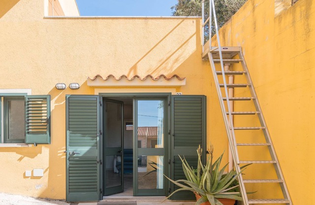 Apartment 'Barrabisa Bilocale Grazioso' with Private Terrace and Air Conditioning