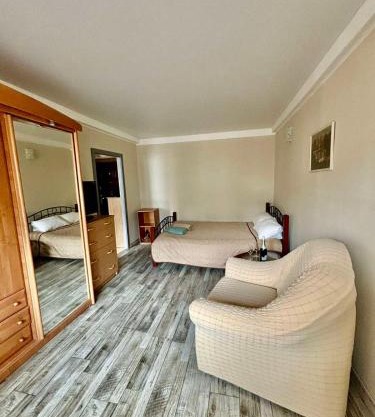 Apartment Budivelnykiv 22/11