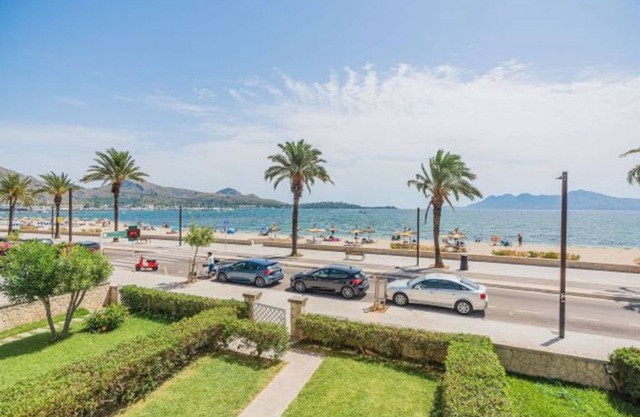 Apartment - 1 Bedroom with WiFi and Sea views - 109024