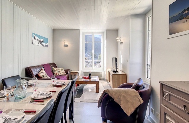 Apartment in Chamonix, 3 bedrooms, 8 people, mountain view