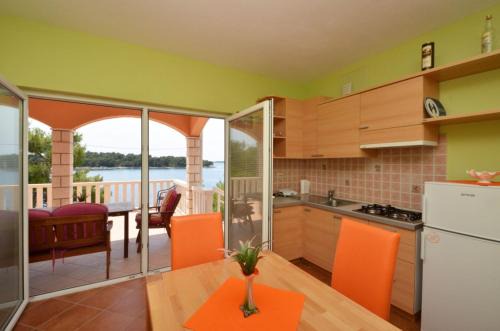Karbuni Sea Terrace Air Conditioning 
