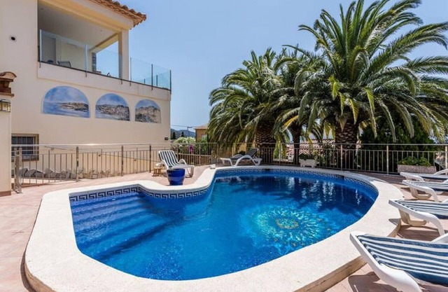Apartment in Roses with Private Pool & Garden