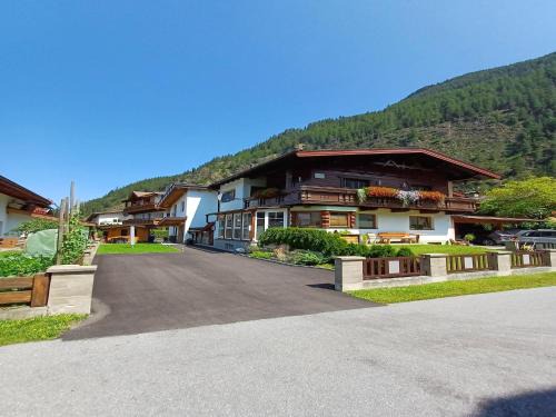Apartment in Ski Paradise near Trails