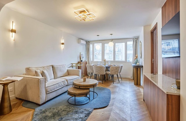 Apartment in the Center of Paris