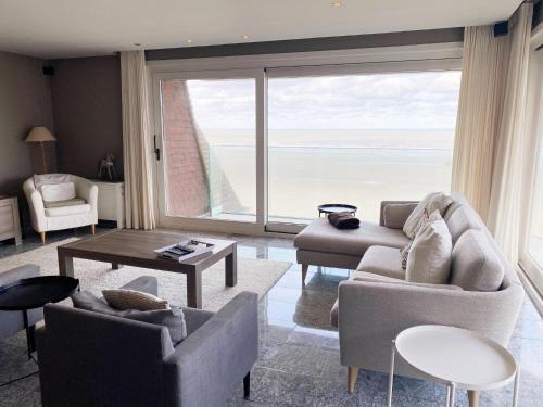 Apartment Nieuwpoort with Sea Views