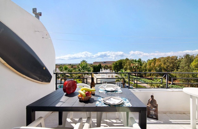 Apartment 'T1 Salgados 3c' with Sea View, Wi-Fi and Air Conditioning