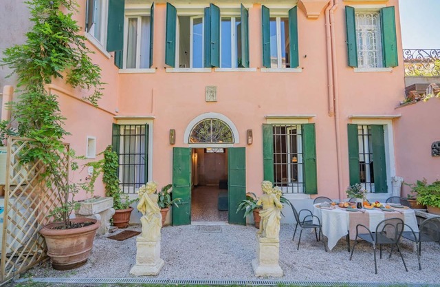Apartment Trasti - Two Bedroom Villa, Sleeps 4