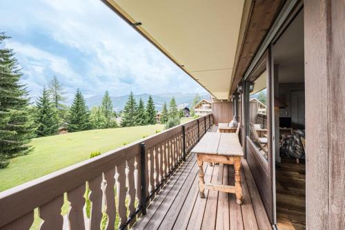 Apartment with balcony 10 min walk from the slopes