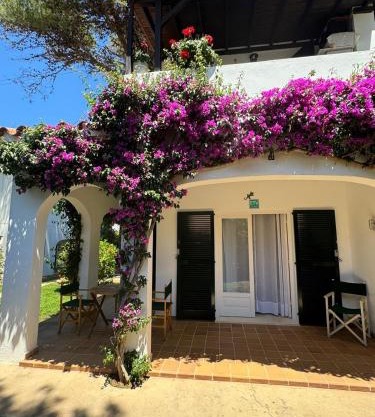 Apartment with garden and swimming and beach