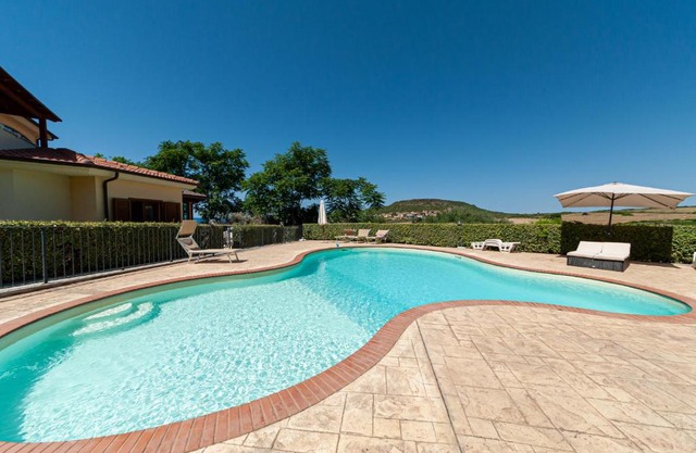 APARTMENT WITH SEA VIEW AND POOL IN CASTELSARDO