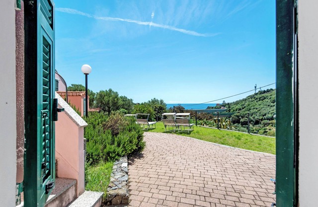 Apartment 'Zafferano Suites - Rosmarino' with Sea View, Private Terrace and Wi-Fi