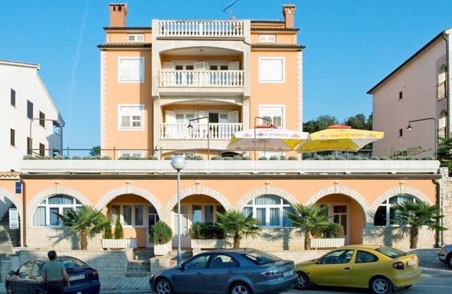 Apartments and rooms Valentin, (15140), Vrsar, hr