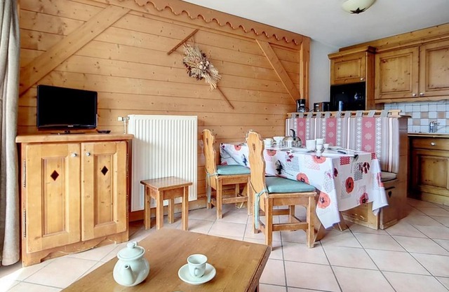 Appartement 3 Pièces · 6 Pers · Piscine · Sauna · Proche Pistes · Balcon Sud · Parking Inclus - FR-1-344-778