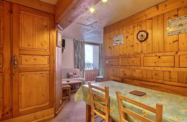 Appartement 4 pers au pied des pistes, accès direct commerces, La Plagne - FR-1-455-122