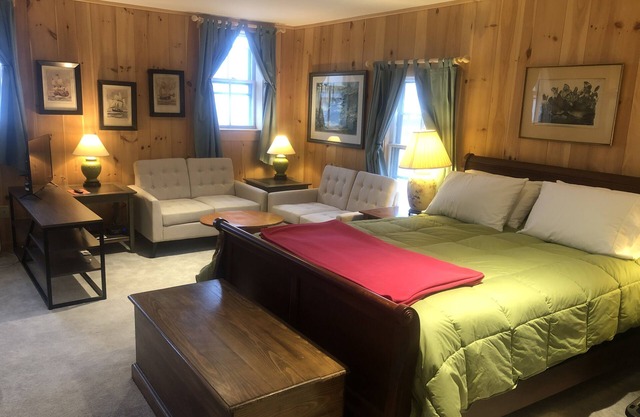Apt 1 Studio apartments in downtown Stonington