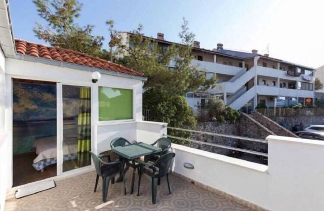 Aquarium Duplex - Duplex Two-Bedroom Apartment with Terrace