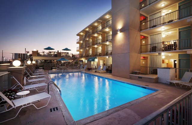 Aquarius Oceanfront Inn