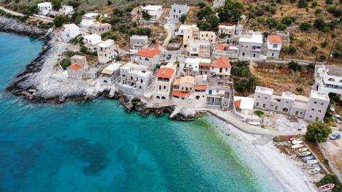 Arapis Rooms & Suites
