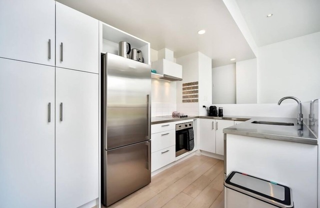Architecturally Designed Townhouse + Aircon and Carpark