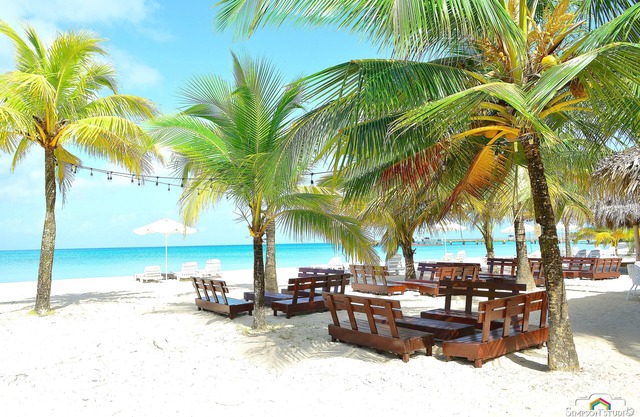 Arenas Beach Hotel