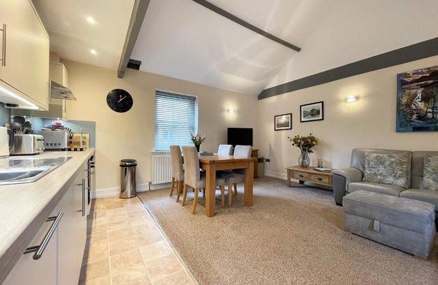 Arthurs Cottage -Charming Courtyard Cottage in the heart of Kendal, The Lake District