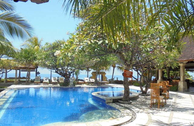Arya Amed Beach Resort and Dive Center