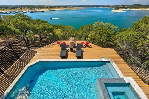 Atlantis - Front Row View of Lake Travis