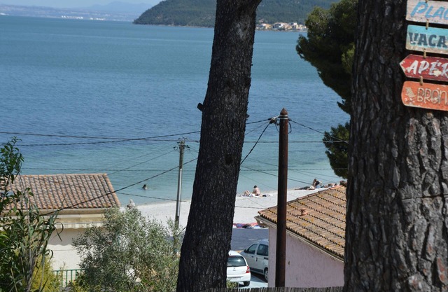 Atypical villa by the beach and the forest with seaside decoration
