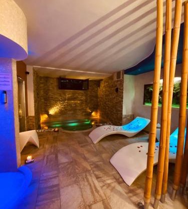 Aurelia Garden Gold B&B
