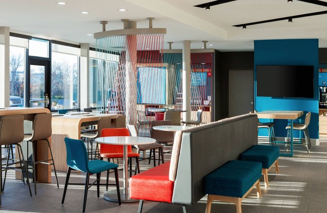 avid Hotel Harrisburg NE Hershey Area by IHG