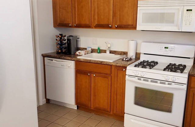 AVONDALE - LOGAN SQUARE -n1 Bedroom Apartment - Near Expressway & Subway n
