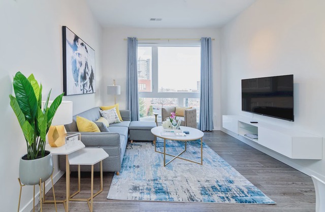 Award-Winning Apt w/ Parking & Gym | Downtown at Yale