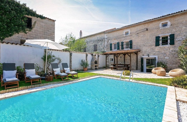 Awesome home in Baderna