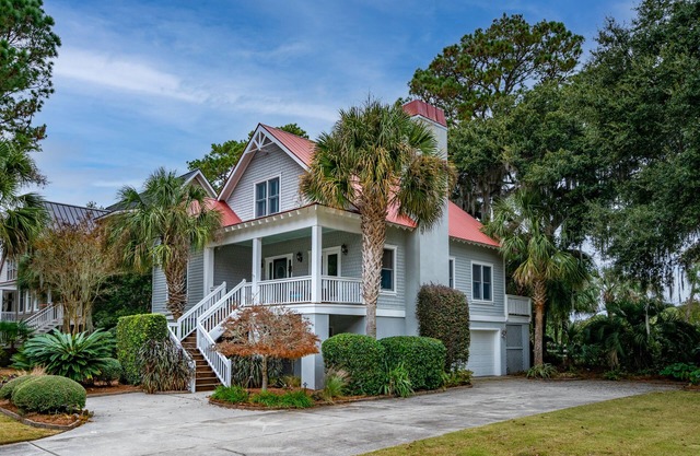Awesome Seabrook Village Location w/Neighborhood Pool! Amenity Cards! Pet Friendly!