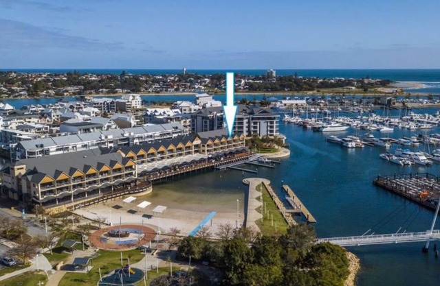 Dolphin Quay 
