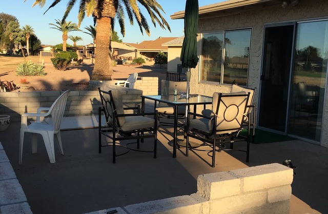 Backyard on 14th hole of Golf Course/Dog-friendly