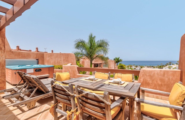 Bahia - Romen 2.2 PENTHOUSE SEA VIEW & JACUZZI 2B