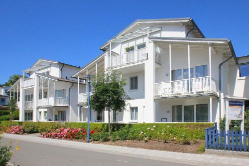 Villa Karola Fewo Balkon Schwimmbadnutzung 