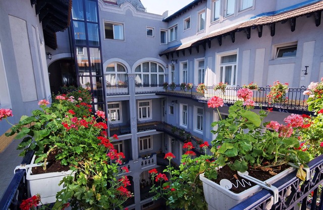 Baross City Hotel