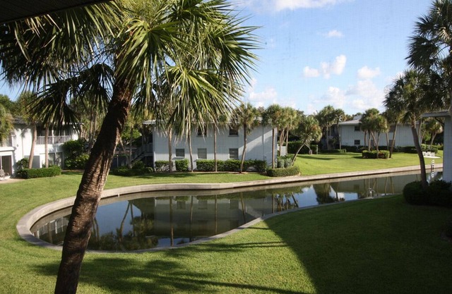 Bayside 2BR on Whitney Beach w Canal Views, Pool, and Private Lanai by RVA