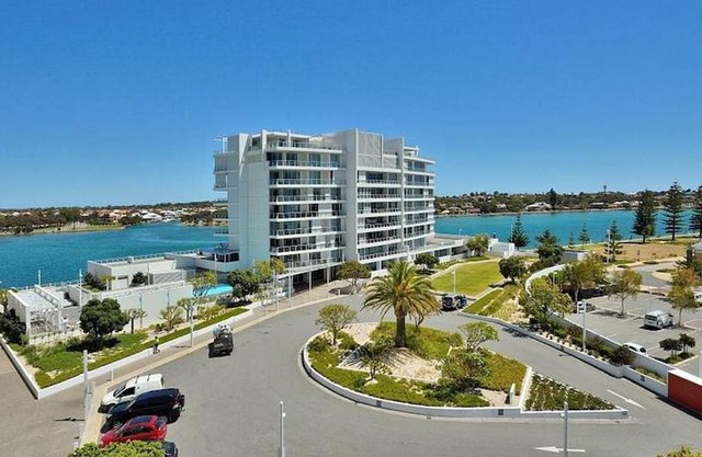 Bayview 608
