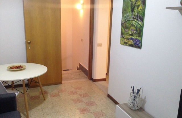 BB4U Apartments and Terrace - White