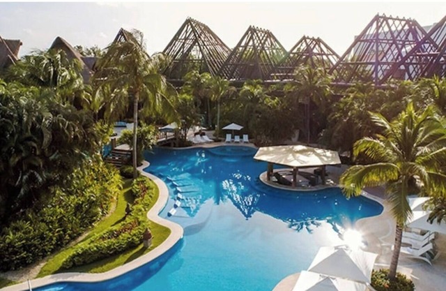Be in the center of the action at the Mayan Palace One Bedroom Suite.