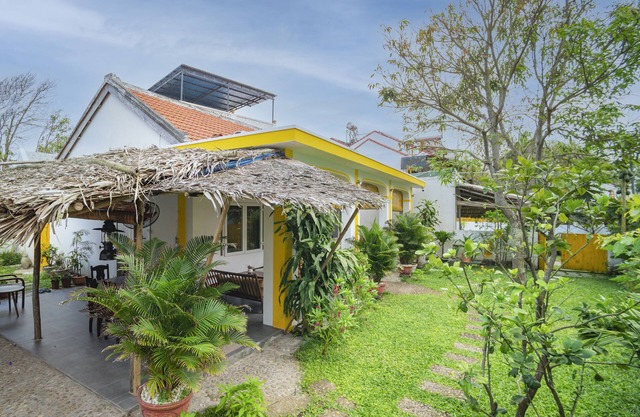 Be's Beach House An Bang