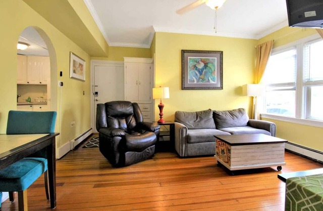 Beach Apt #1 - 2 Bedroom, 1 Bath, LR & Kitchen