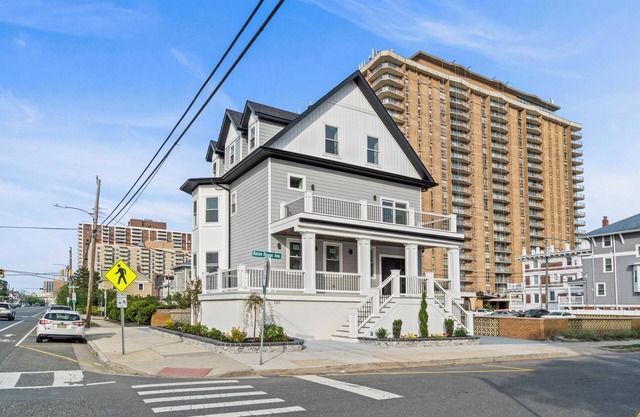 Beach Block! Luxory 7-bedroom house in Ventnor City with WiFi, AC