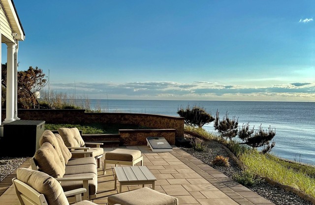 “Beach by day, sunset by night.” Pool any time, waterfront & beach front